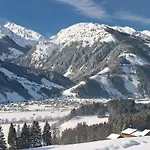 In Jochberg With Sauna & Mountain Views Chalet Hollersbach im Pinzgau