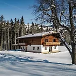Chalet In Jochberg With Sauna & Mountain Views Hollersbach im Pinzgau