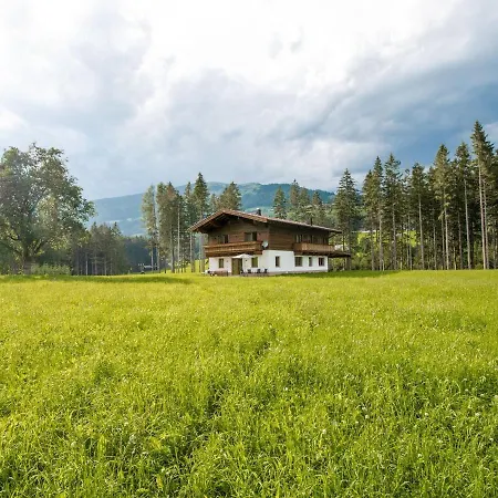 Шале In Jochberg With Sauna & Mountain Views Холлерсбах (Пинцгау)