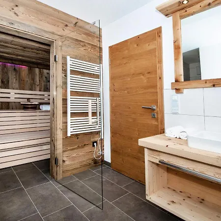 Шале In Jochberg With Sauna & Mountain Views Холлерсбах (Пинцгау)