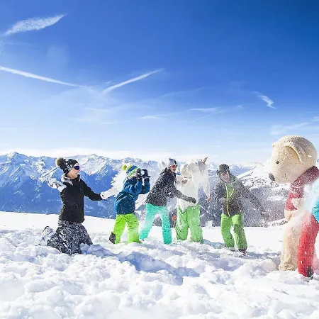 In Jochberg With Sauna & Mountain Views Холлерсбах (Пинцгау)